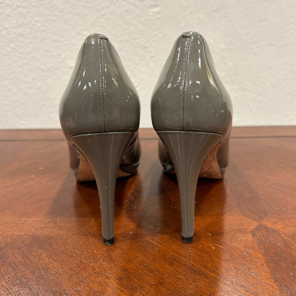 Cole Haan Nike Air taupe/grey pumps - Picture 4 of 7